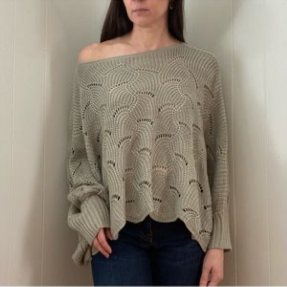 Moon & Madison Women's Green Knit Sweater. Size M. Excellent Condition.